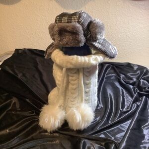 Yankee Candle White Knit Holiday Sweater and Gray Plaid Hat